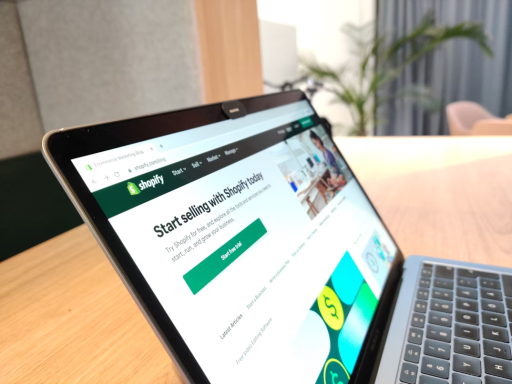 ShopifyとYouTubeの連携手順