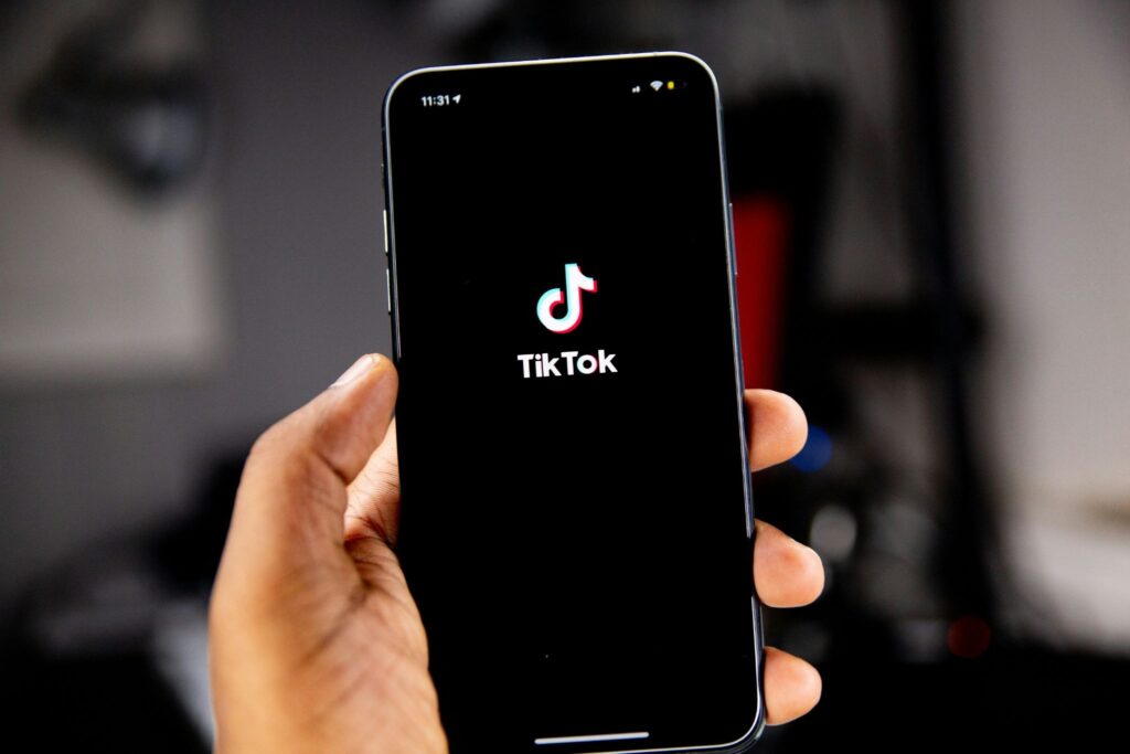 なぜ今、セクシー女優のTikTok活用がビジネスに不可欠なのか？