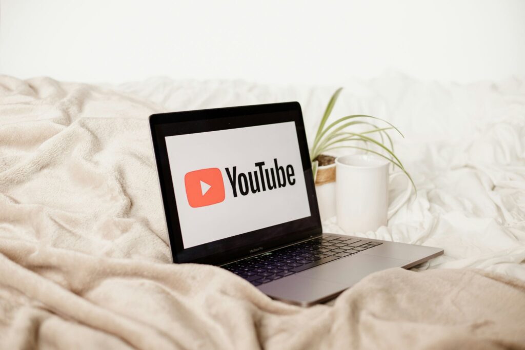YouTube Ask Studioをチャンネル運営に活用する方法